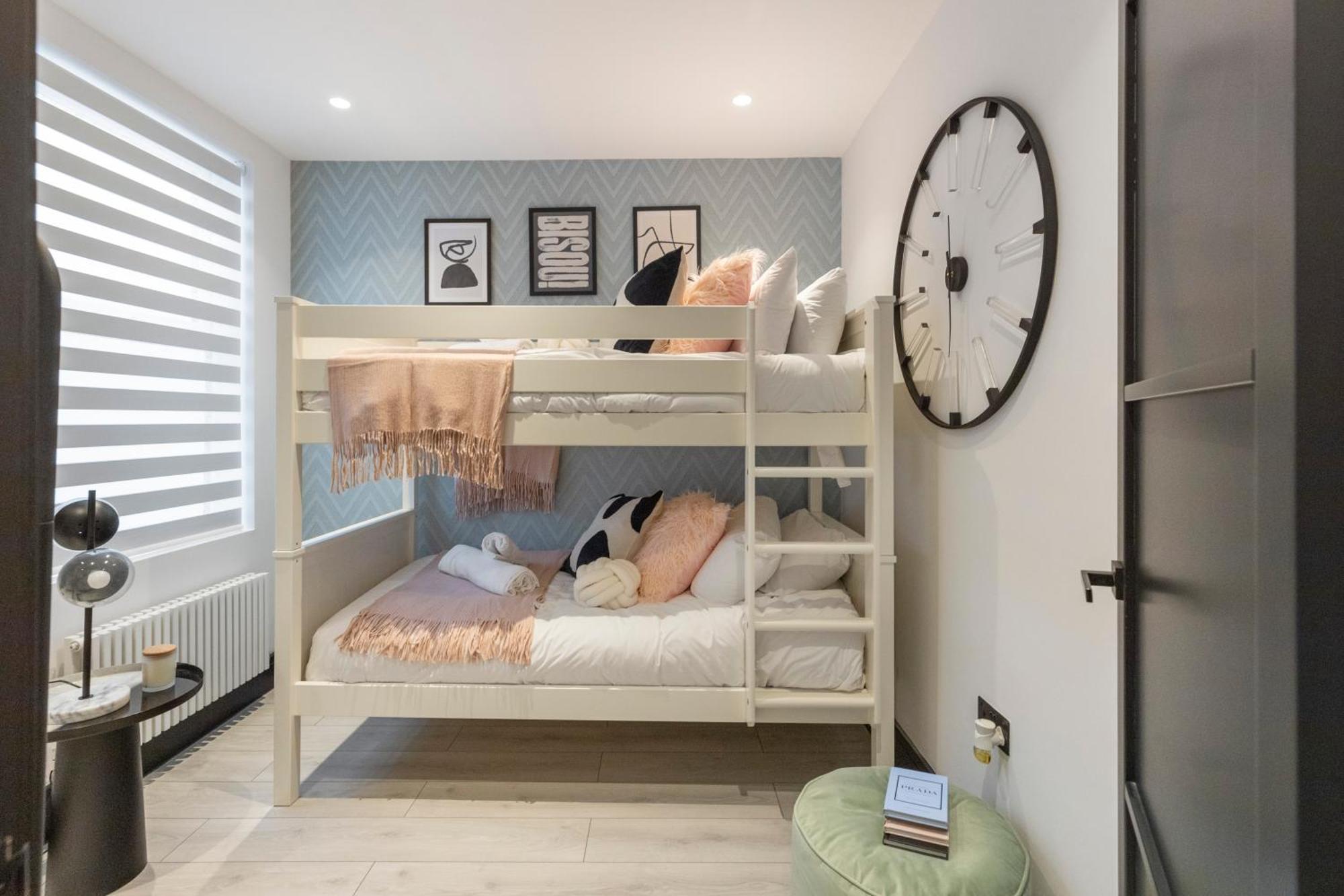 Apartmán Unwind In Style 2Br With Cozy Backyard For Groups Londýn Exteriér fotografie