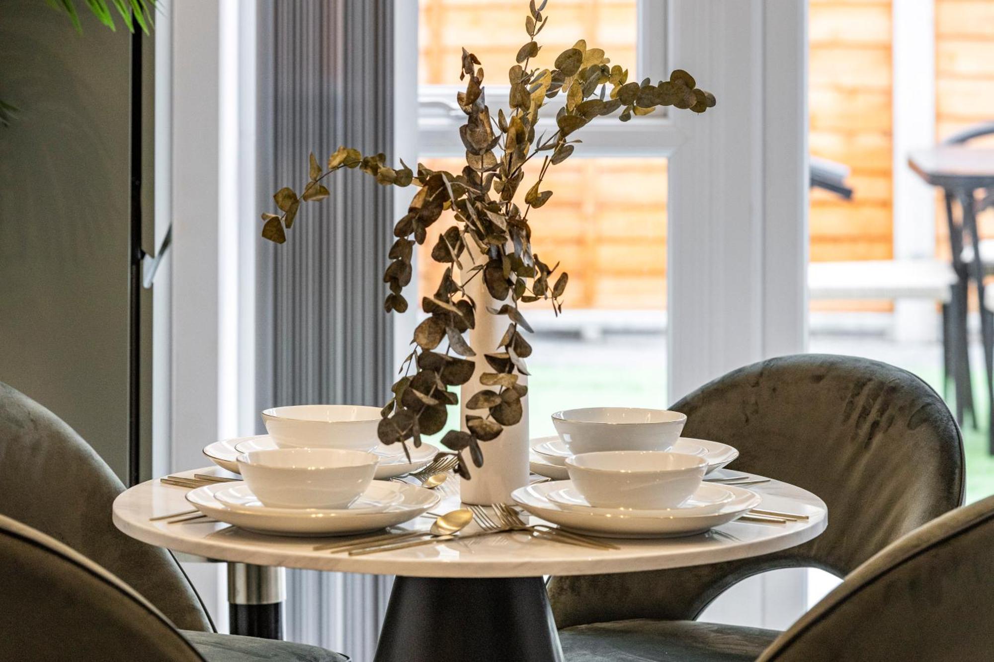 Apartmán Unwind In Style 2Br With Cozy Backyard For Groups Londýn Exteriér fotografie