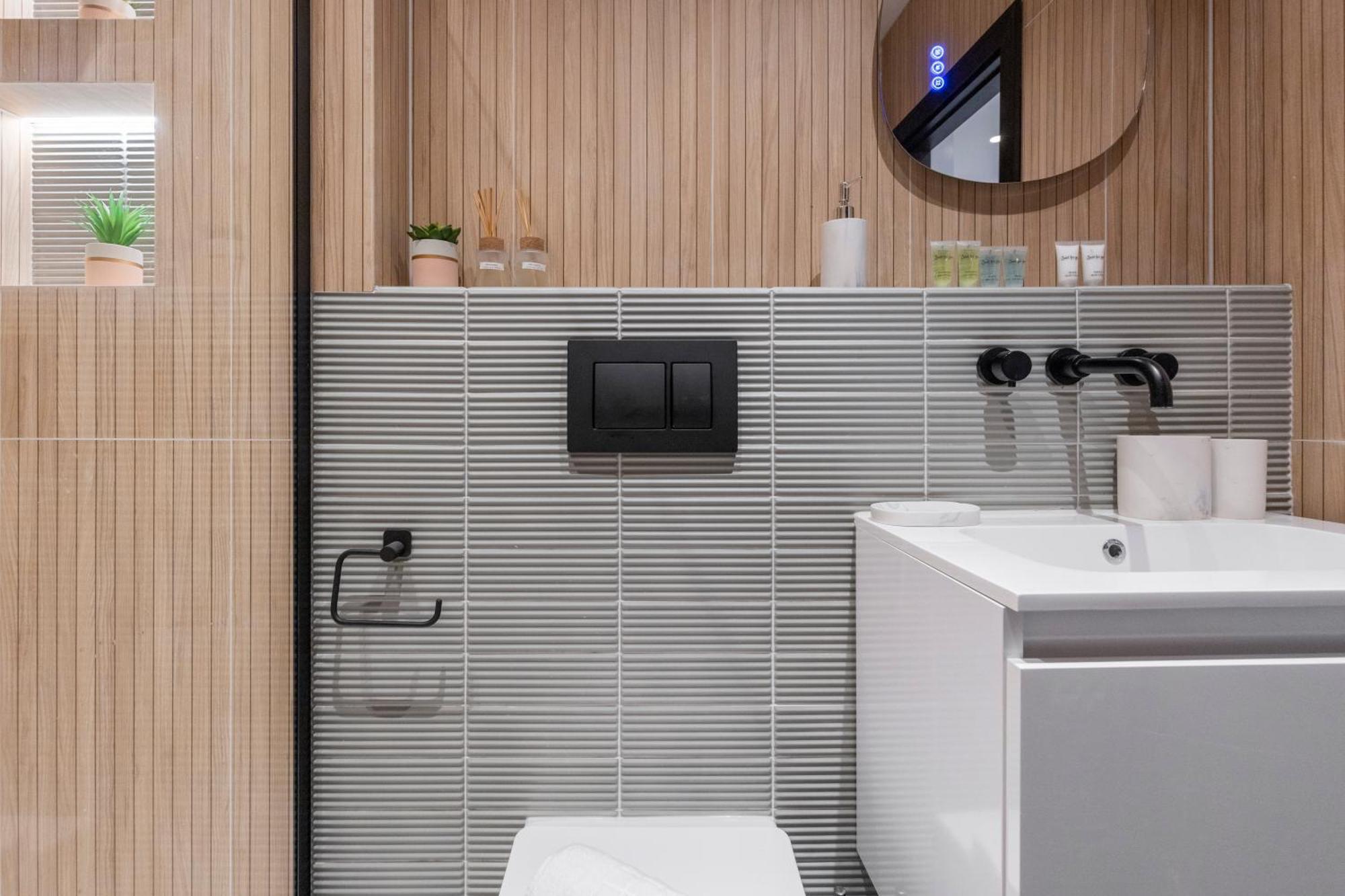Apartmán Unwind In Style 2Br With Cozy Backyard For Groups Londýn Exteriér fotografie